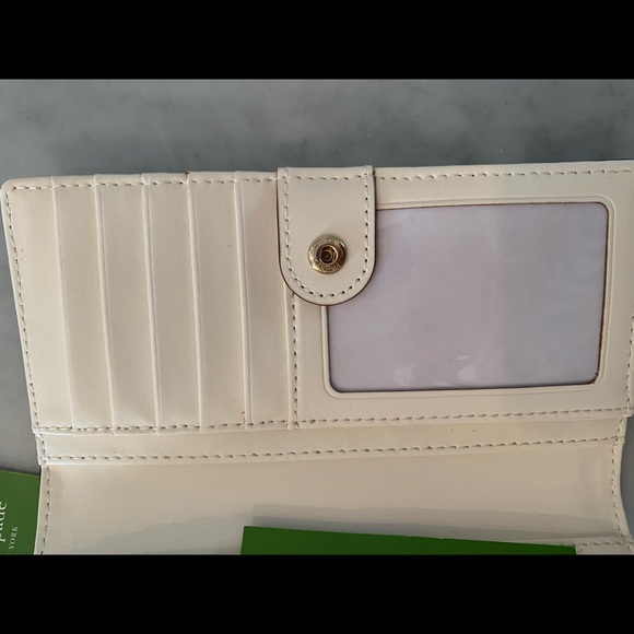 ⭐️ Kate Spade Spencer Wallet- Gold- New with Tags! - Picture 3 of 4